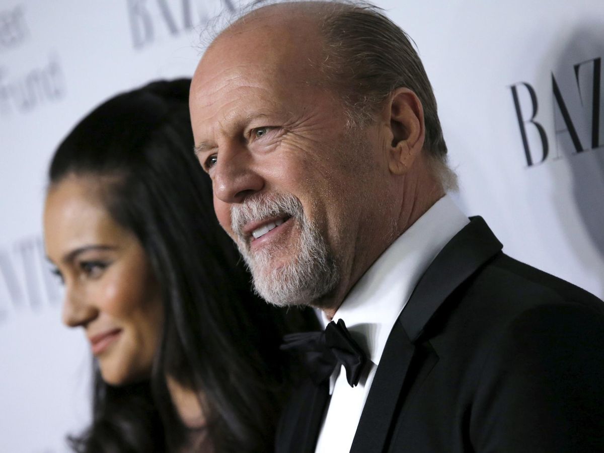 Foto: Bruce Willis y su mujer, Emma Heming, en un posado de archivo. (Reuters/Mike Segar)