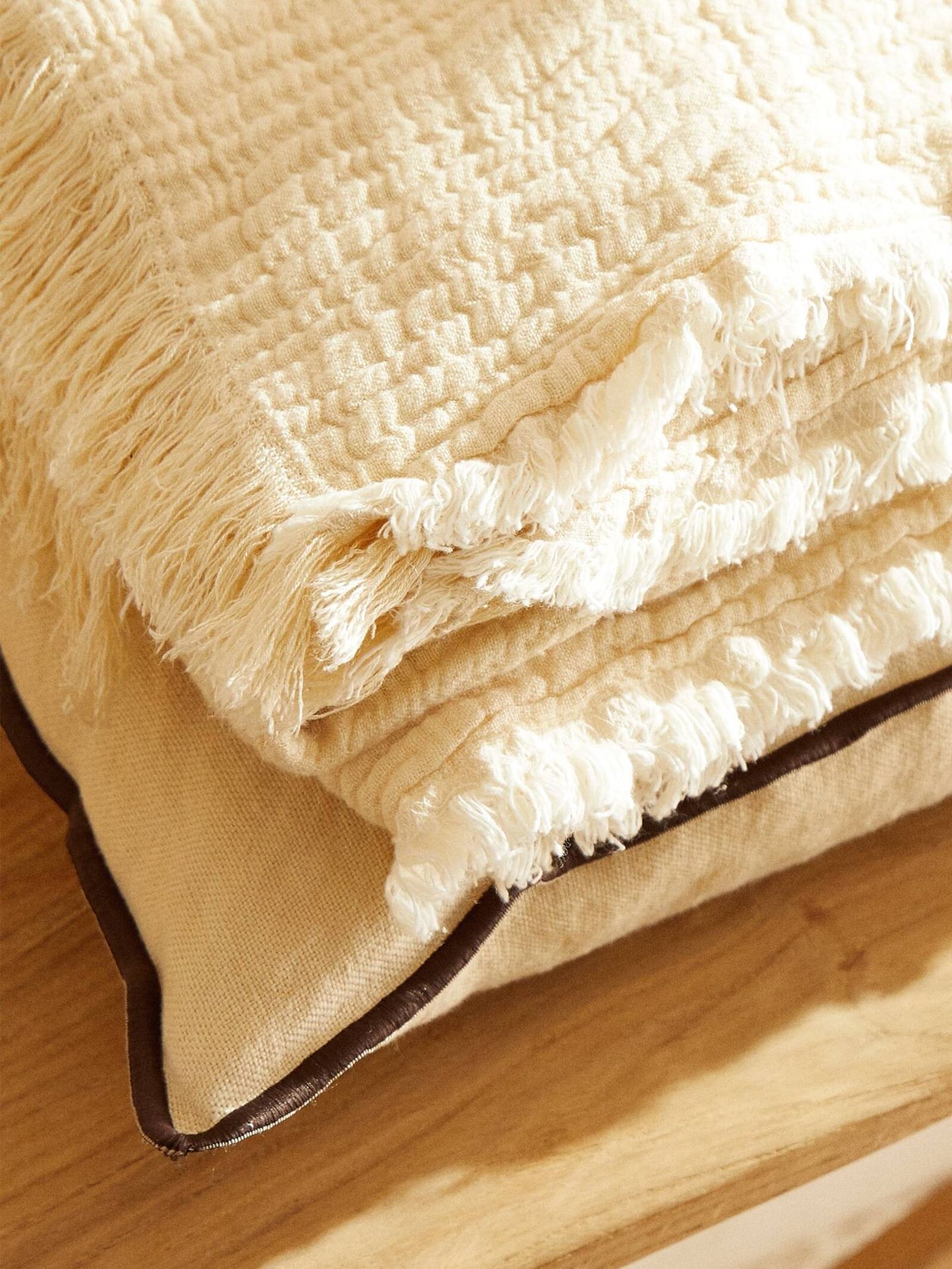 Zara Home: Las mejores mantas para el sofá de las rebajas 2021
