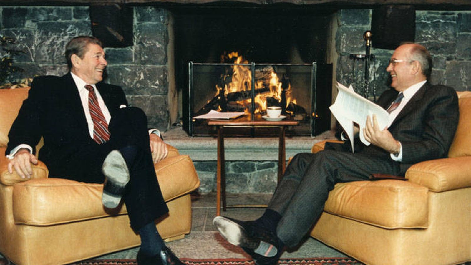 Foto: Primer encuentro entre el presidente estadounidense Ronald Reagan y el líder soviético Mijail Gorbachov, en noviembre de 1985 (Biblioteca Presidencial Ronald Reagan)