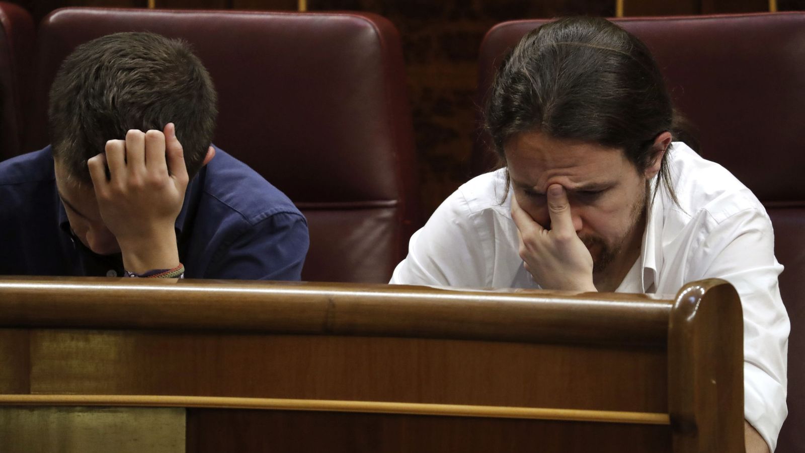 Foto: Íñigo Errejón y Pablo Iglesias en el Congreso. (EFE)