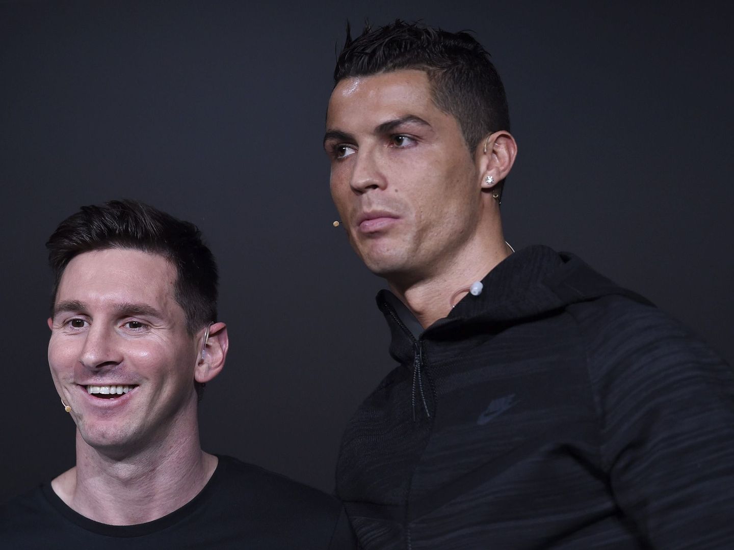 Messi y Cristiano Ronaldo en una gala del Balón de Oro. (Efe)