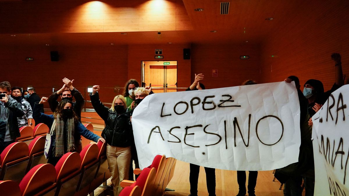 Tensión entre universitarios en un acto con Leopoldo López: "Fuera fascistas"