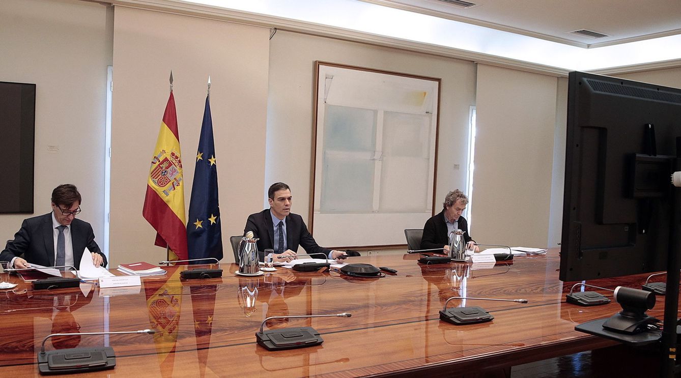 Reunión de Illa, Sánchez y Simón con el comité de expertos original. (EFE)