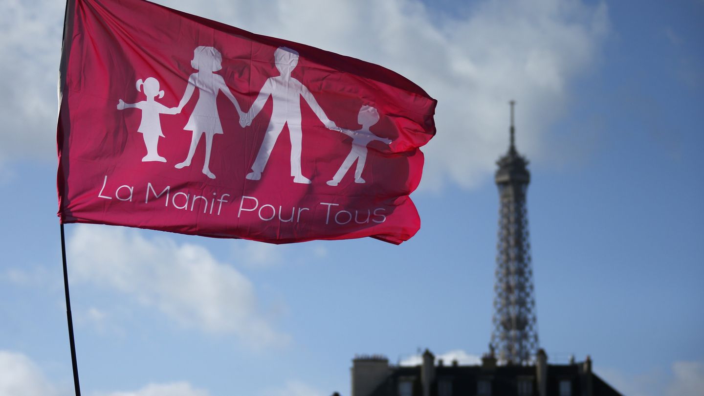Una bandera del movimiento durante la protesta celebrada en París (Reuters).