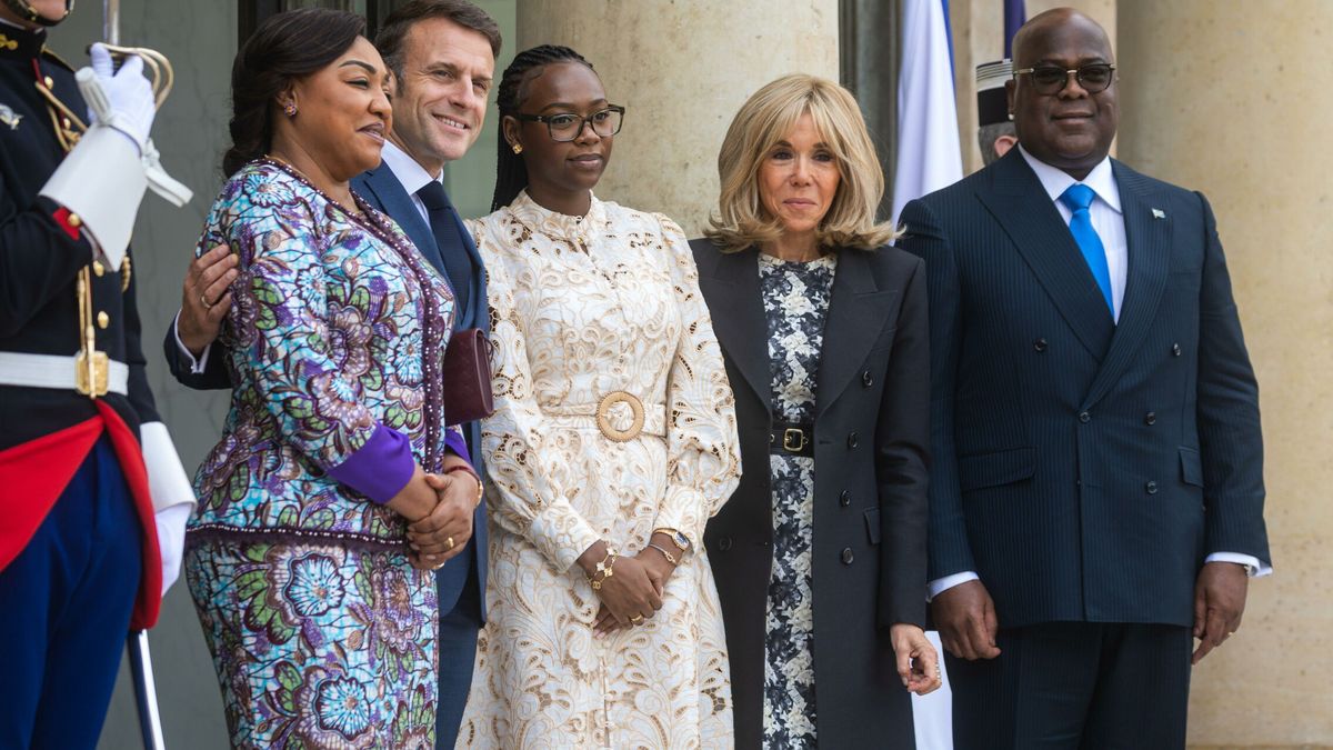 Brigitte Macron, su encuentro con la primera dama del Congo y los tres estilos para llevar el estampado de flores esta primavera