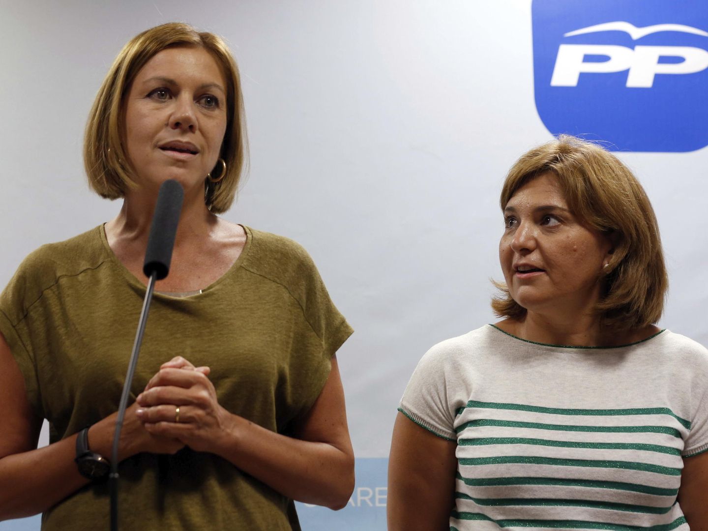 Cospedal, en 2015, cuando el partido apostó por Isabel Bonig como relevo de Alberto Fabra tras la pérdida de poder autonómico y local. (EFE)