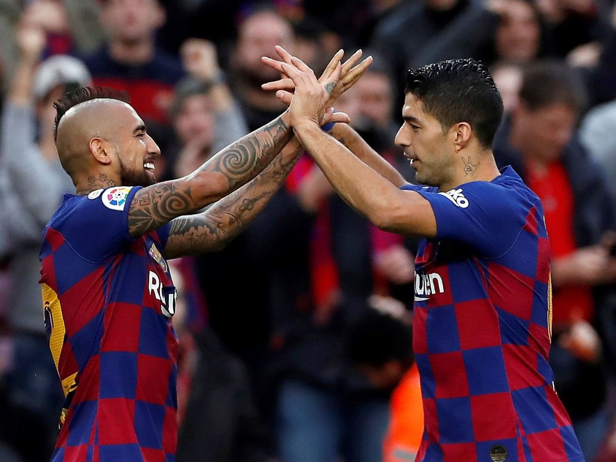 Foto: Suárez y Vidal celebran un gol de la pasada temporada. (EFE)