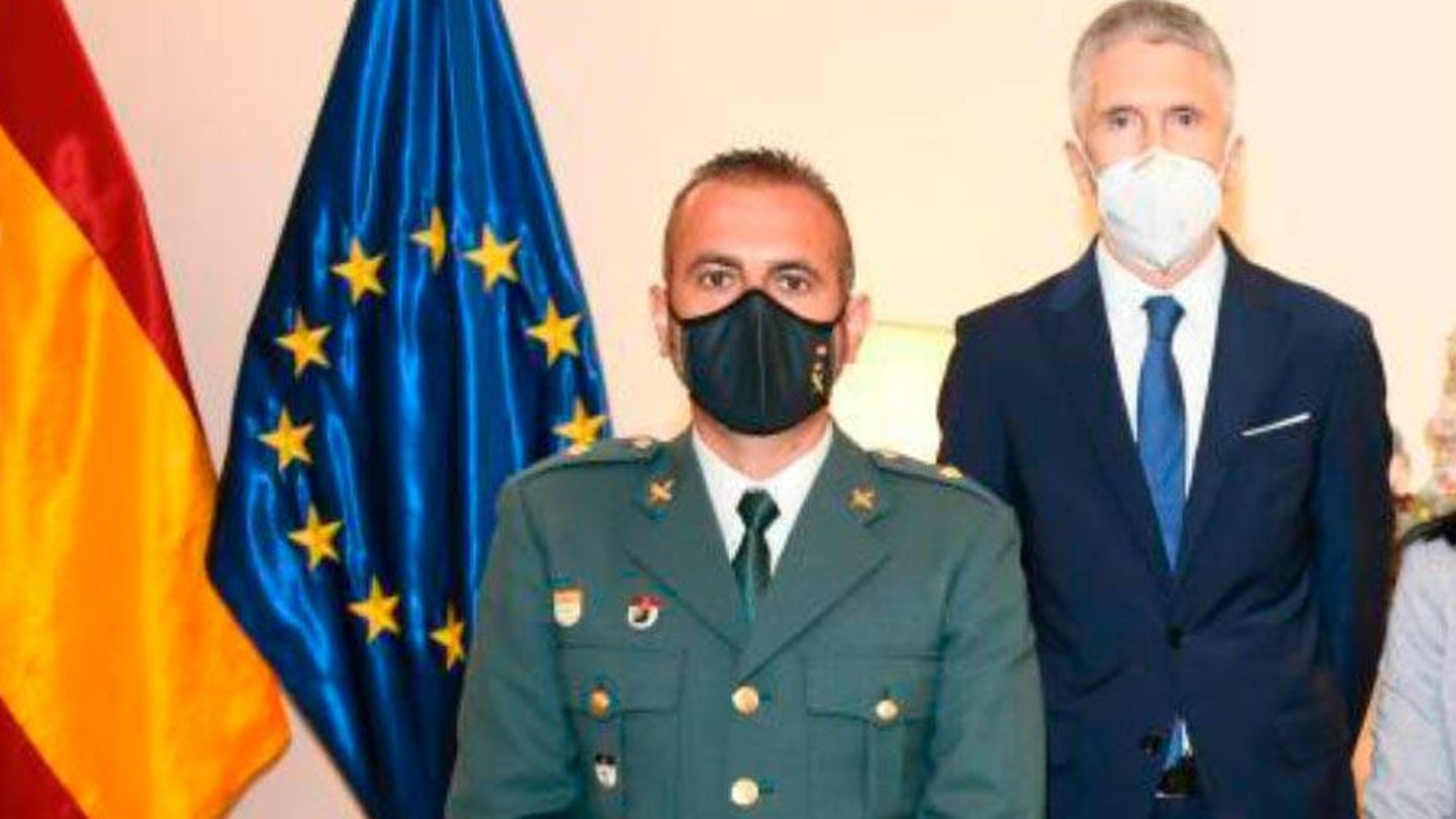 El teniente coronel David Oliva, junto al ministro del Interior, Fernando Grande-Marlaska. (Interior)