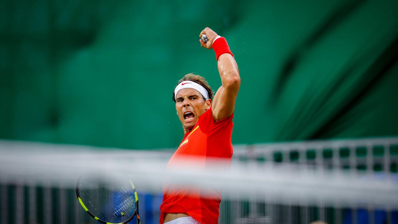 Foto: Nadal celebrando un tanto ante Dabonis. (Fernando Bizerra/EFE)