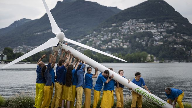 Foto de Activistas de Greenpeace en Lugano