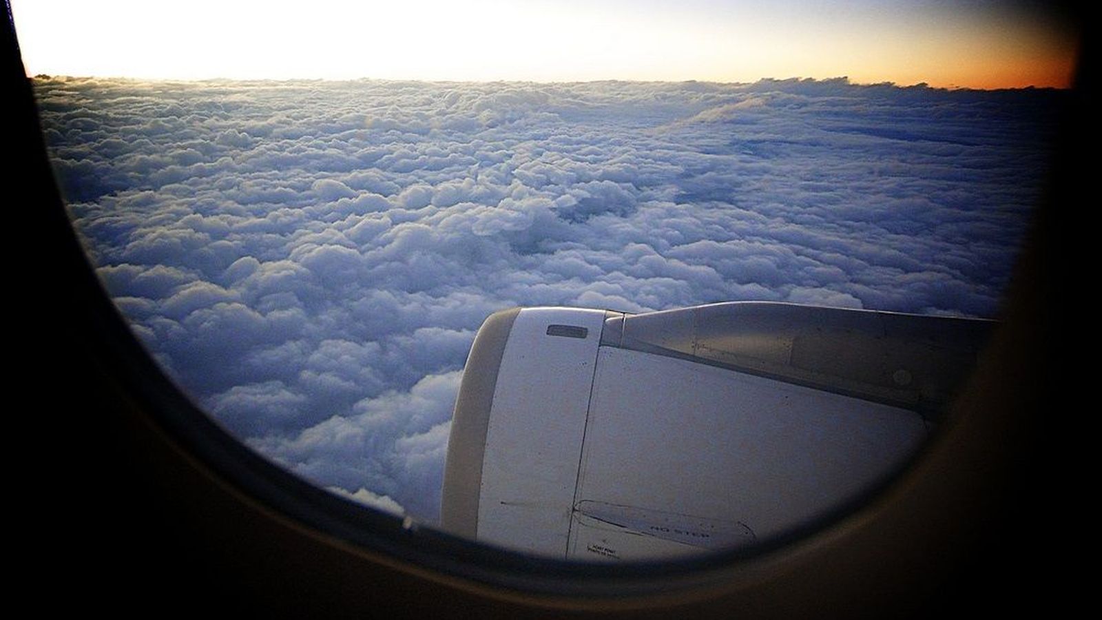 Foto: Las aerolíneas obligan a subir la ventanilla durante el despegue y el aterrizaje. (Flickr)