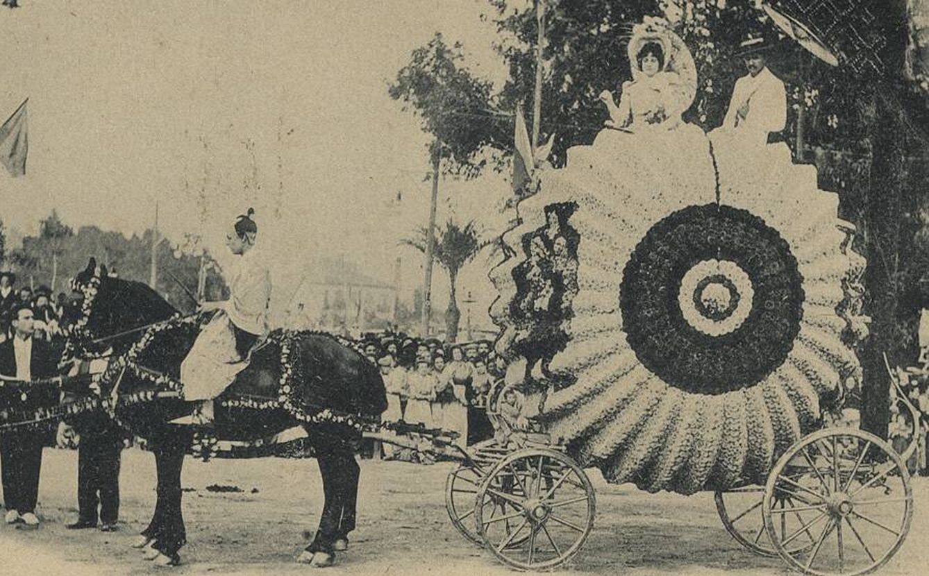 Carroza en la Feria de Julio de Valencia, 1899. (Biblioteca Valenciana)