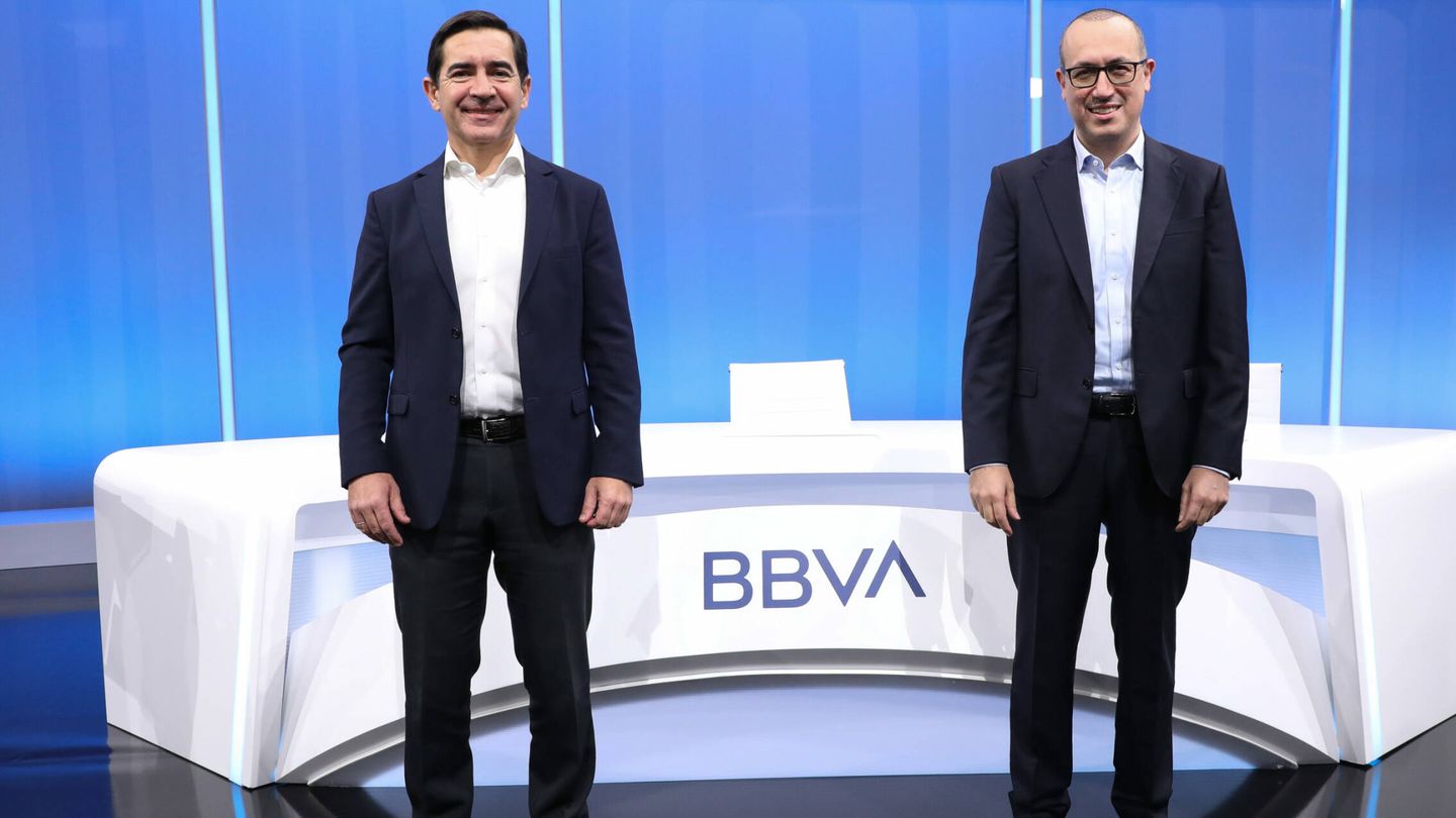 Carlos Torres (i) y Onur Genç (d), presidente y CEO de BBVA, respectivamente. (BBVA)