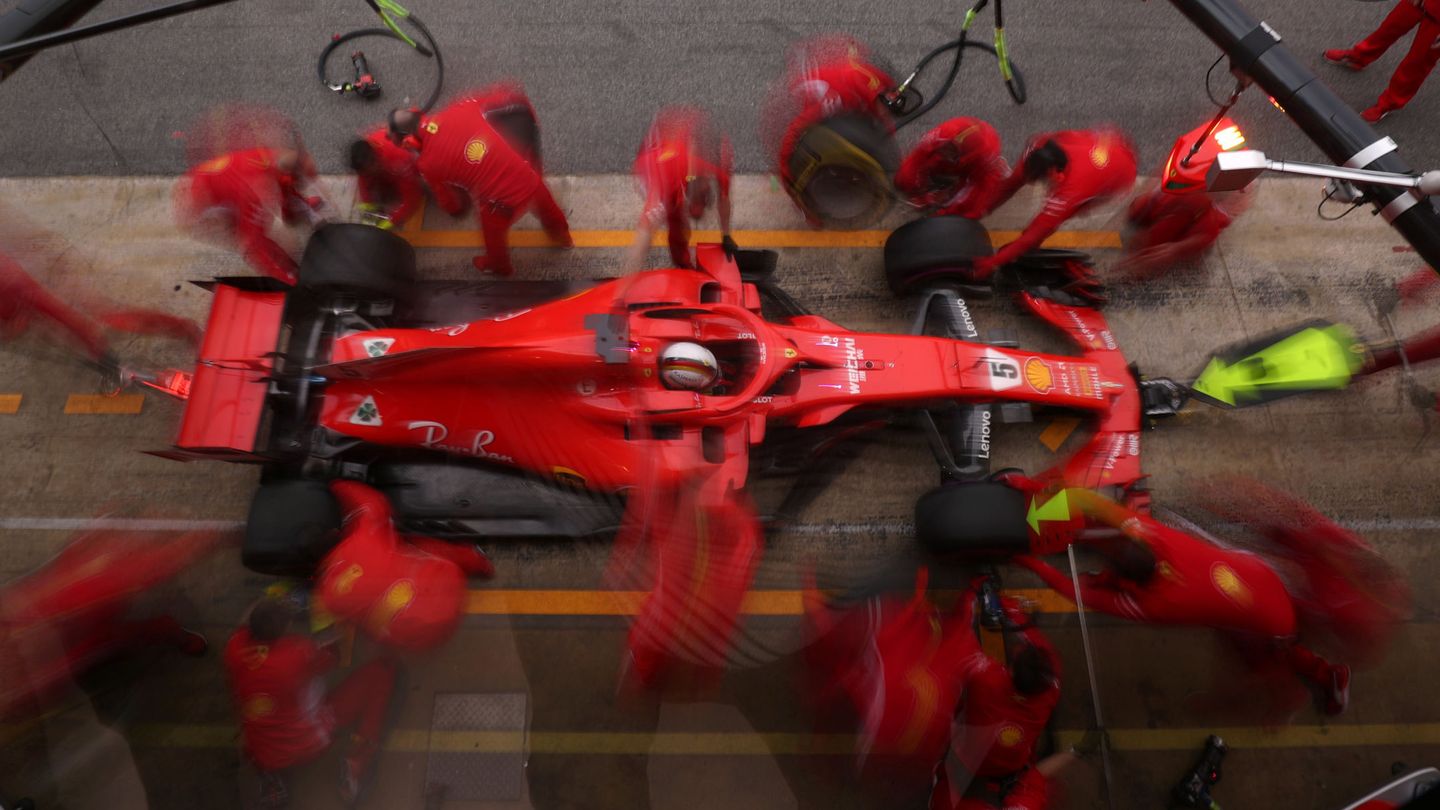 La Fórmula 1 quiere que este año haya un mínimo de dos paradas en boxes por carrera. (Reuters)