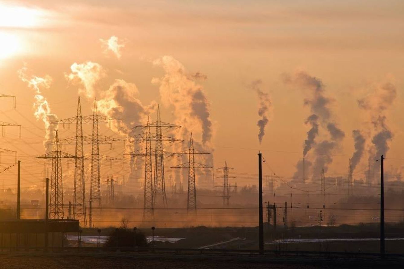 Las emisiones industriales también son una importante fuente de contaminación (Pixnio)