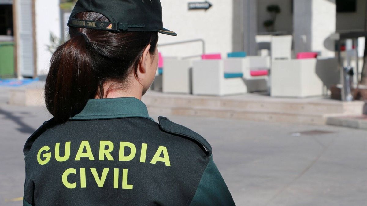 Detienen a un hombre tras hallar muerta a su pareja de 33 años en Mijas (Málaga)