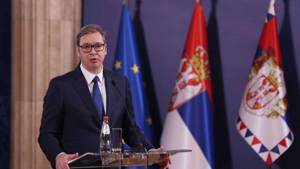 El presidente de Serbia anuncia que pedirá a la OTAN el despliegue del Ejército en Kosovo