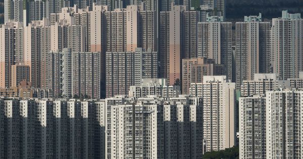 Foto: Imagen de los bloques de edificios de Hong Kong, que se han quedado cortos para albergar a tantos ciudadanos. (Reuters)