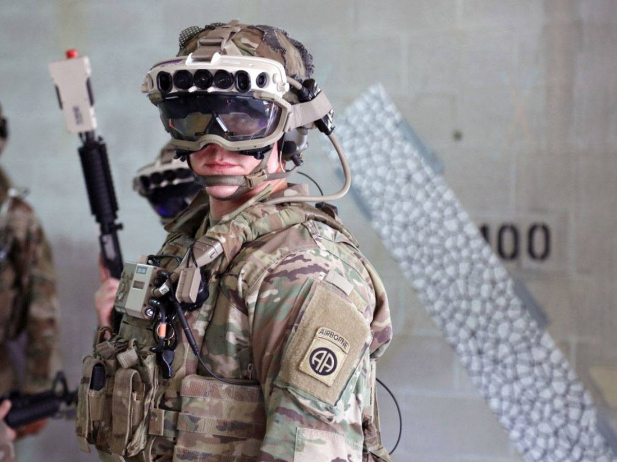 Foto: El nuevo casco de combate de la US Army. (US Army/Microsoft)