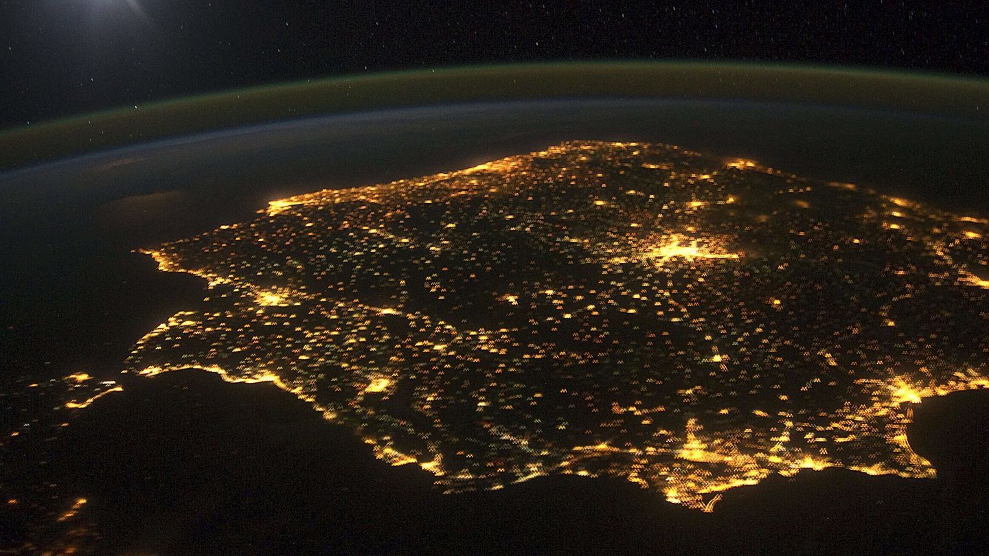 La Península Ibérica vista desde el espacio (Efe).
