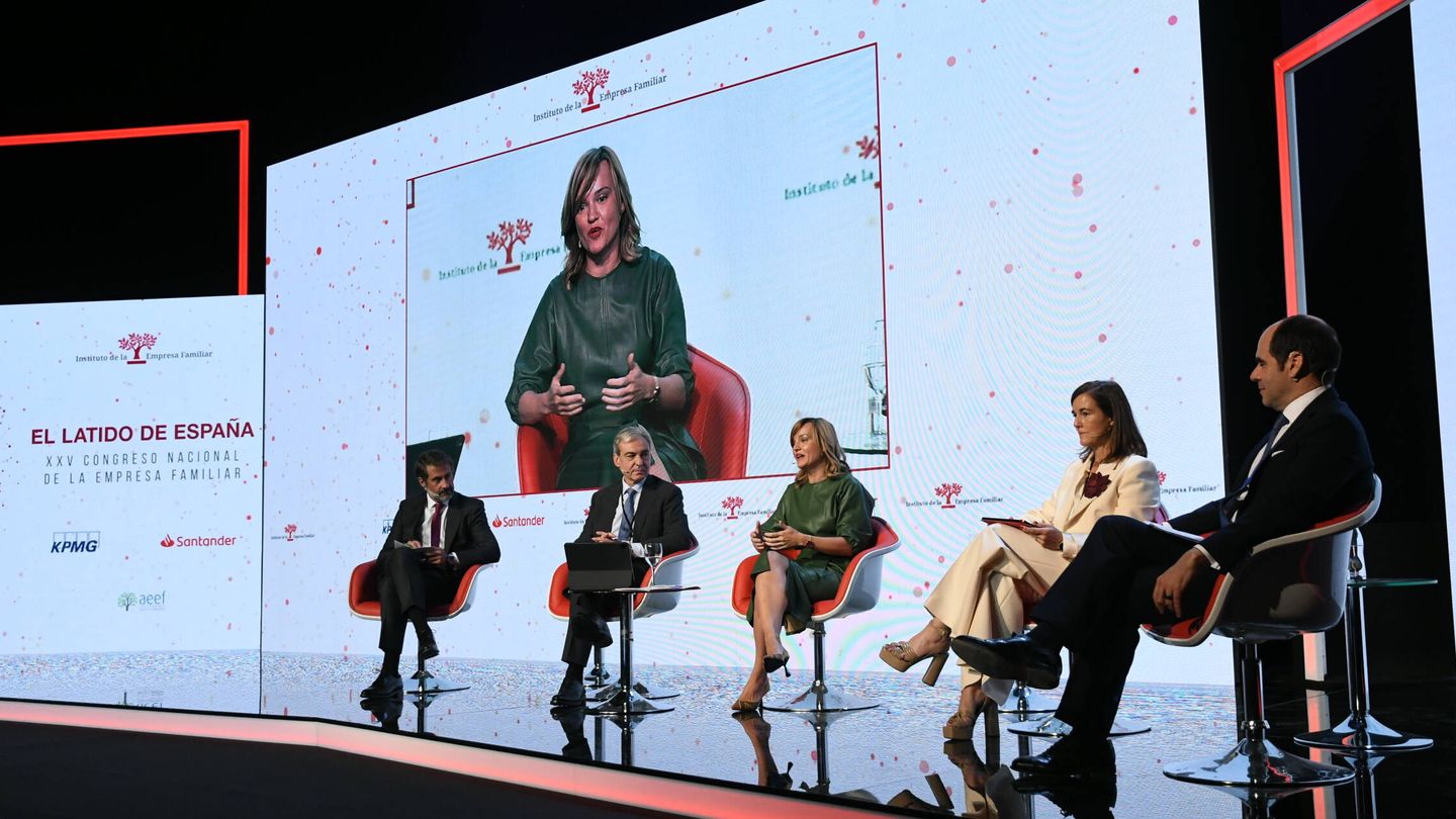 La ministra Pilar Alegría ha participado en una mesa redonda del XXV Congreso de la Empresa Familiar