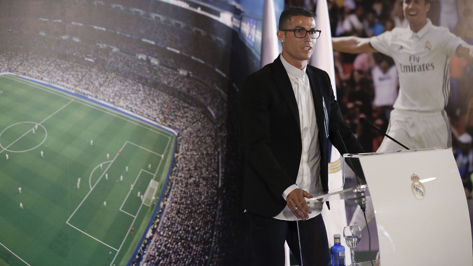 Foto: Cristiano Ronaldo se compromete "de por vida" con el Real Madrid.