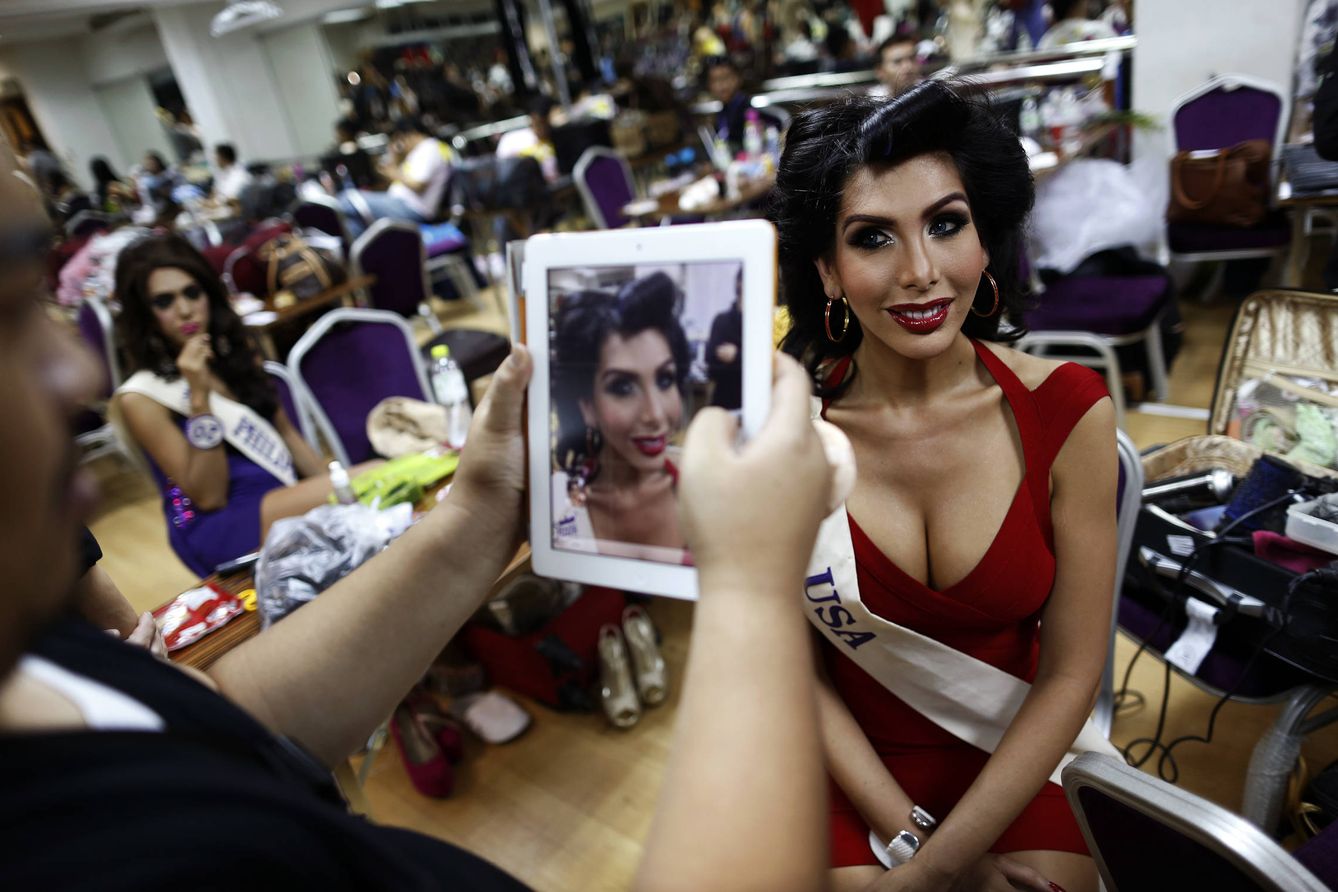 Dee-Lite, una concursante de EEUU en el concurso de belleza trans Miss International Queen 2012, en Pattaya. (Reuters)