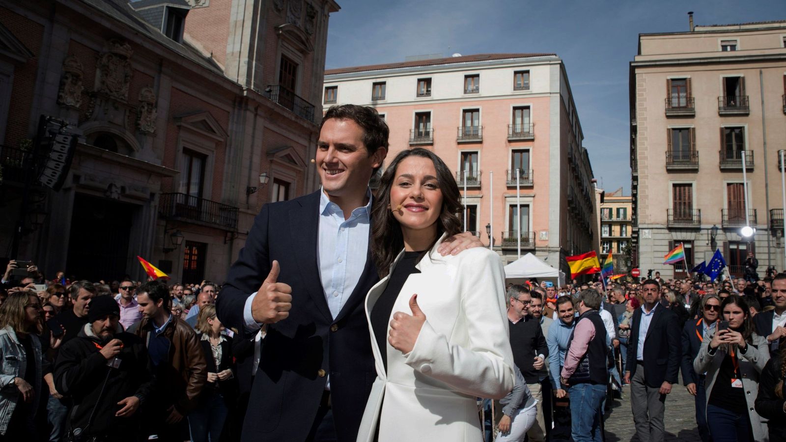 Foto: La líder de Ciudadanos en Cataluña, Inés Arrimadas, junto al presidente de Ciudadanos, Albert Rivera. (EFE)