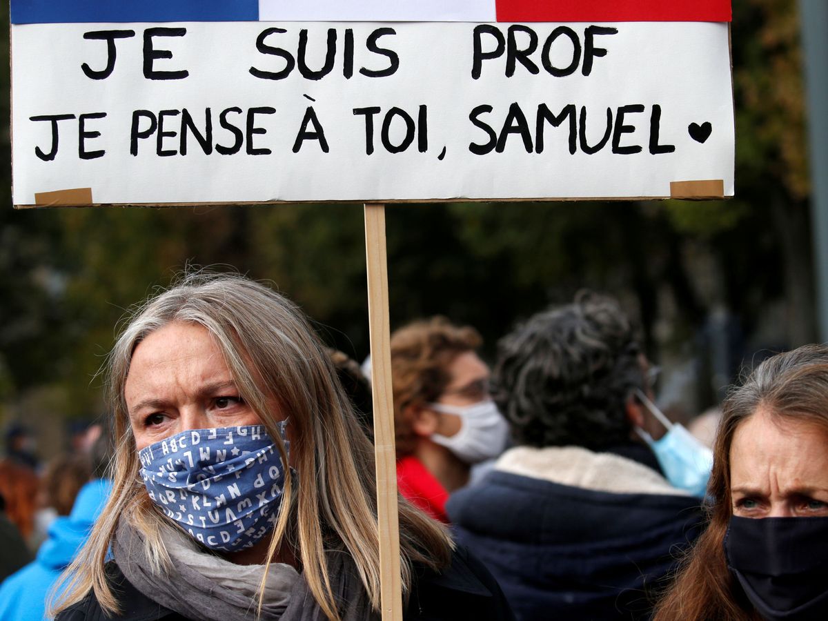 Foto: Manifestación en recuerdo de Samuel Paty, el profesor asesinado. (Reuters)