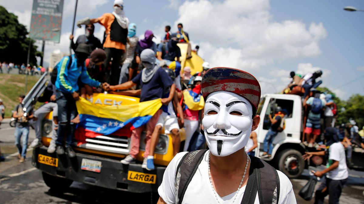 Si lo de Venezuela no es una "revolución de colores", se le parece bastante