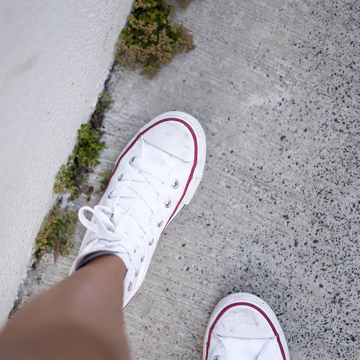 Converse con plataforma blancas: zapatillas que querrás tener en tu armario