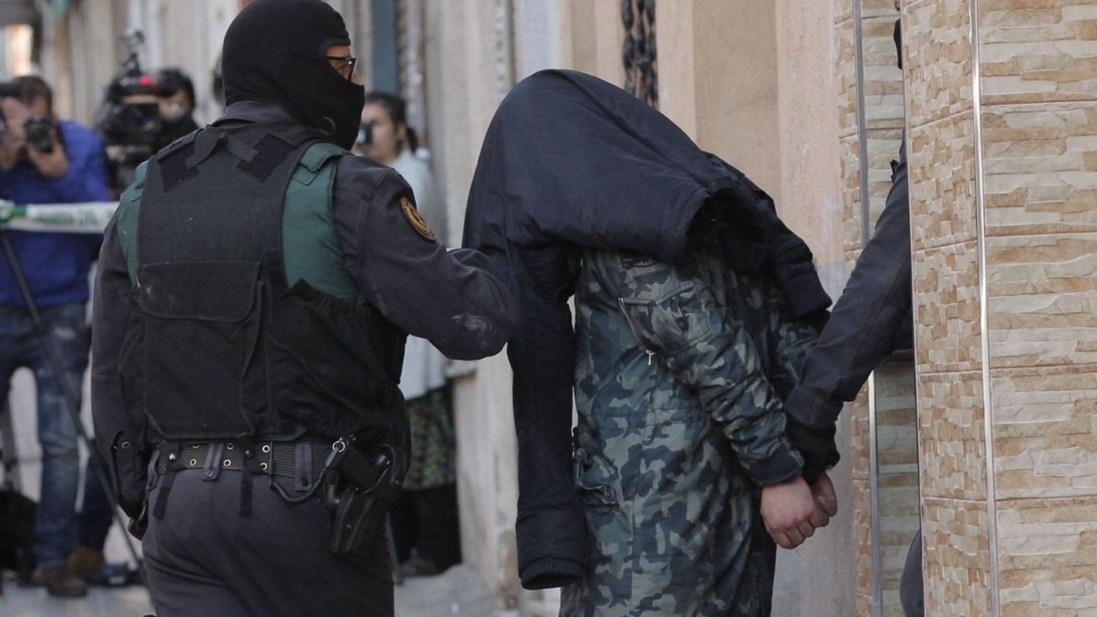 Foto: Imagen de archivo de la detención de un presunto yihadista por la Guardia Civil. (Efe) 