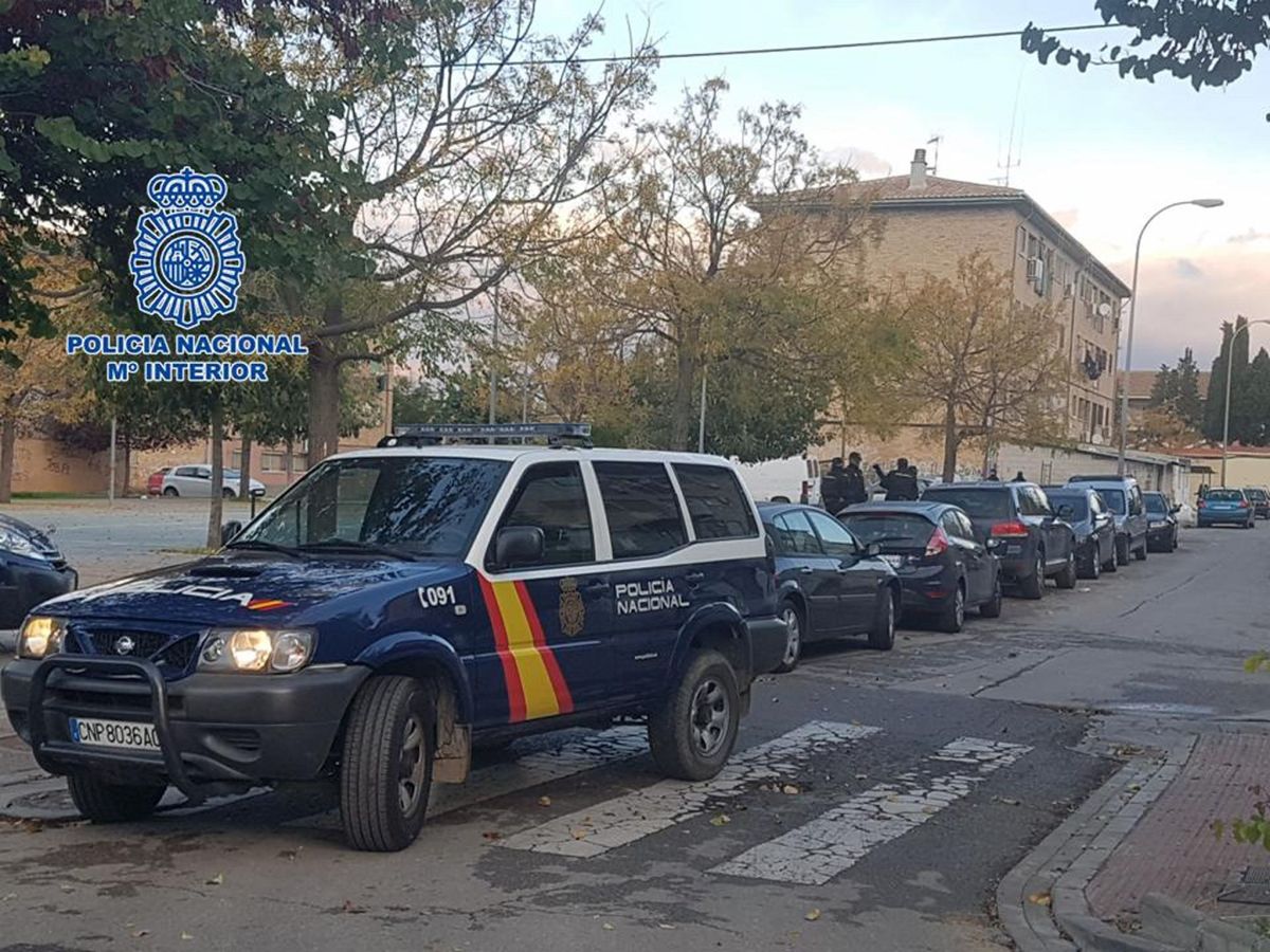 Foto: Un coche de la Policía Nacional en Granada. (EFE/ Policía Nacional)