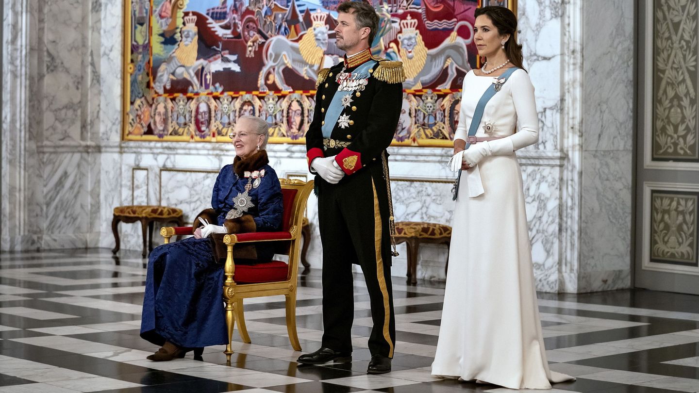 Los herederos y la reina. (Reuters)
