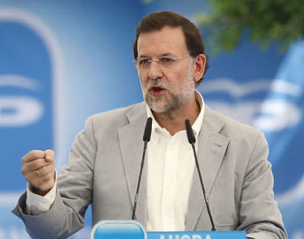 Foto: Rajoy culpa solo a Zapatero de la ruptura del diálogo social