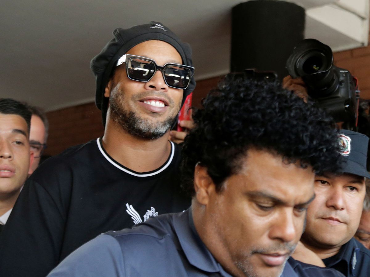 Foto: Ronaldinho tras testificar por entrar en Paraguay con presunta documentación falsa. (Reuters)
