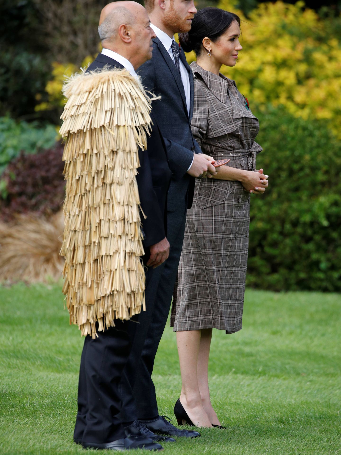 Meghan y Harry, durante la ceremonia de bienvenida. (Reuters)