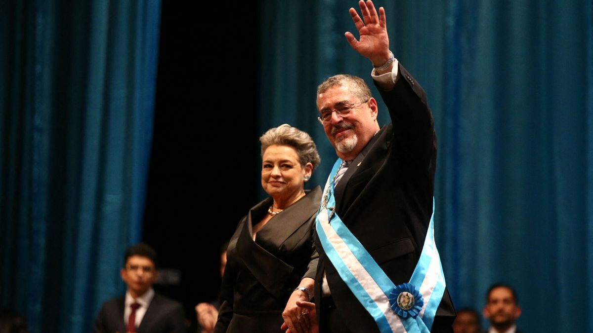 Bernardo Arévalo es investido presidente de Guatemala pese a los intentos de evitar su llegada al poder