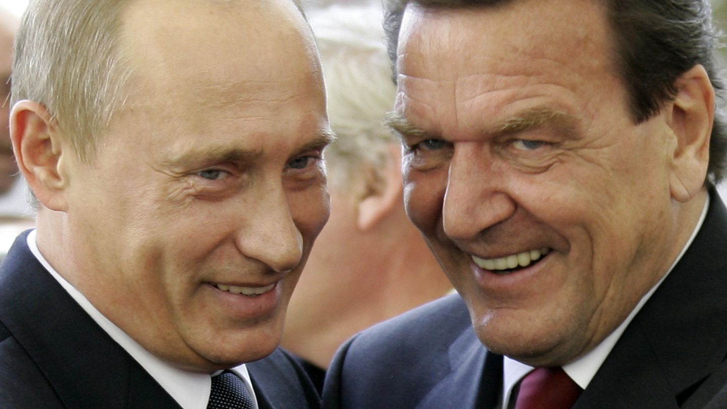 Schröder con Putin (Reuters)