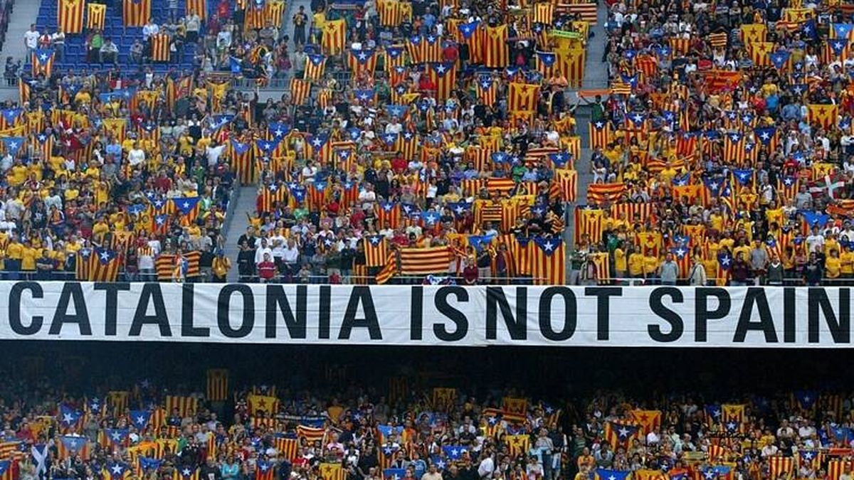 La UEFA investiga el "Gibraltar es español", pero no sanciona el 'Catalonia is not Spain' 