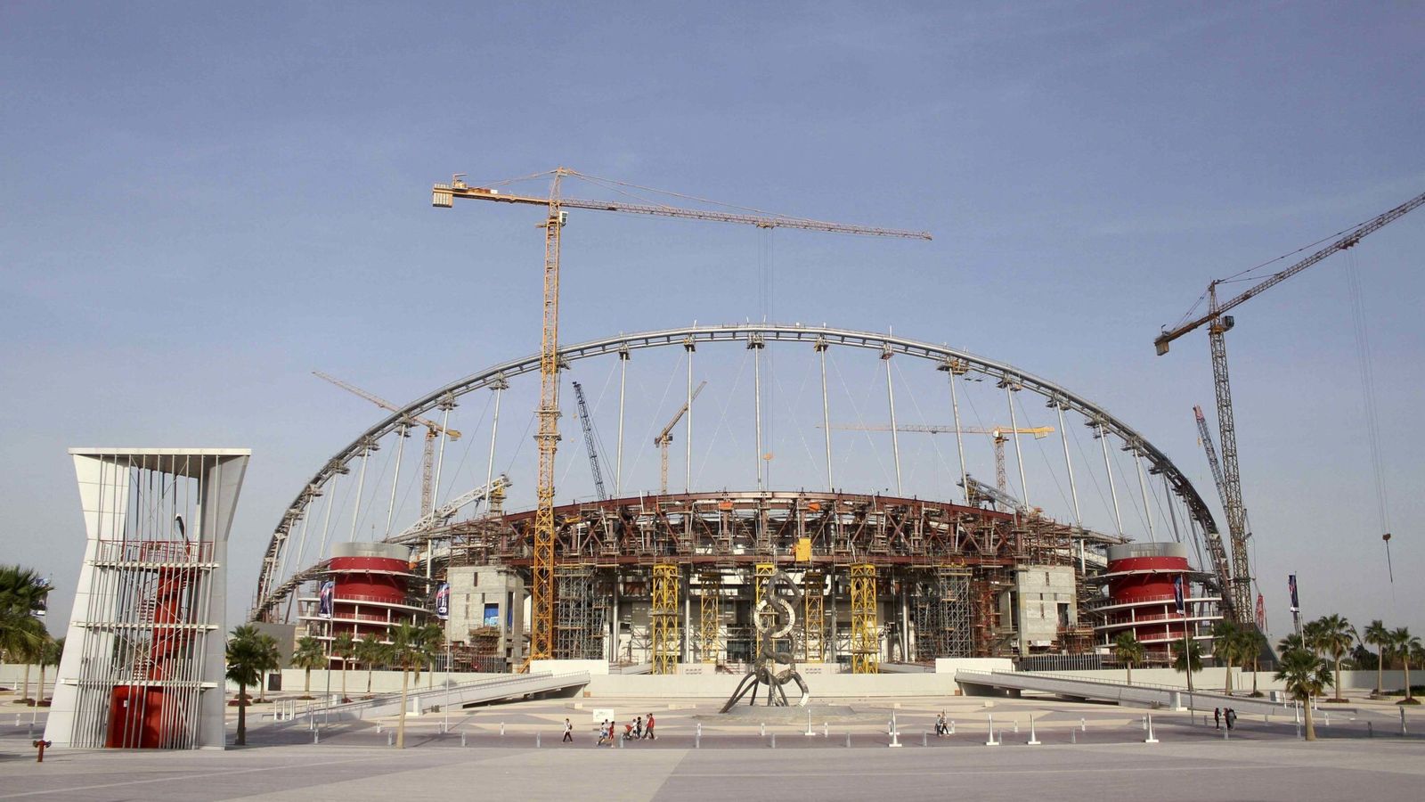 Foto: Vista de la construcción del Estadio Internacional Jalifa en Doha (Qatar) (Naseem Zeitoon/Reuters)