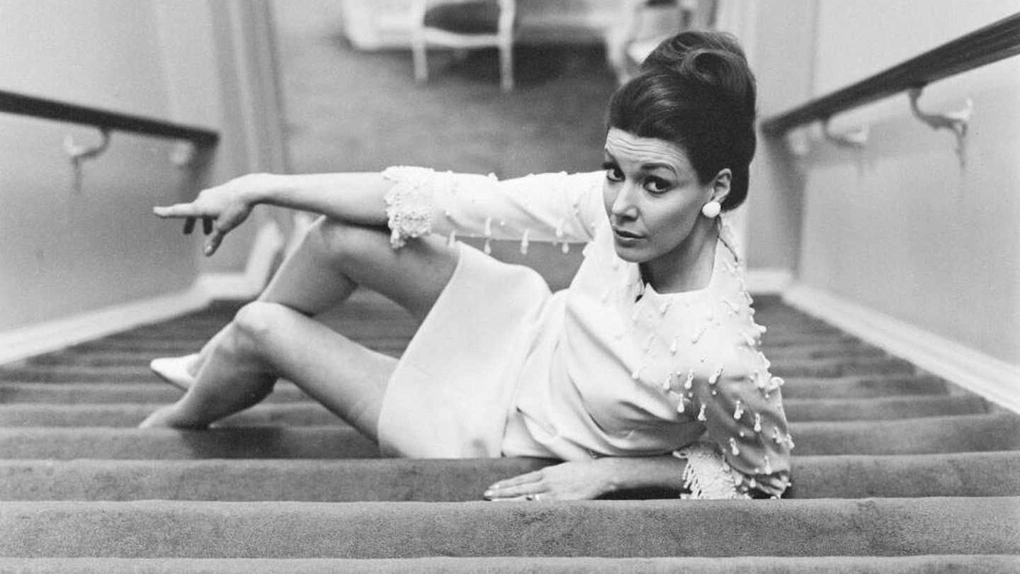 Modelo para Christian Dior, 1966. (David Cairns/Express/Hulton Archive/Getty)