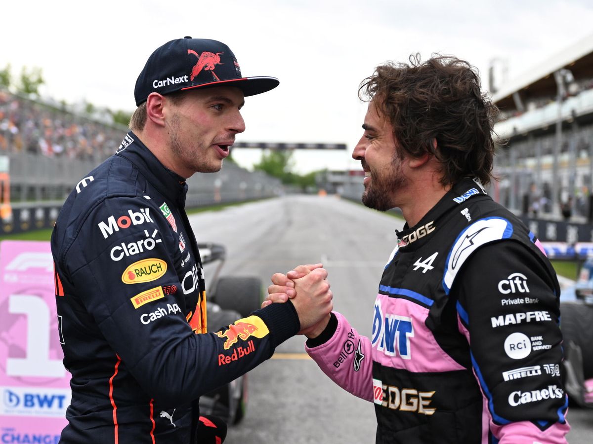 Foto: Max Verstappen y Fernando Alonso, esta temporada. (EFE/Jim Watson)