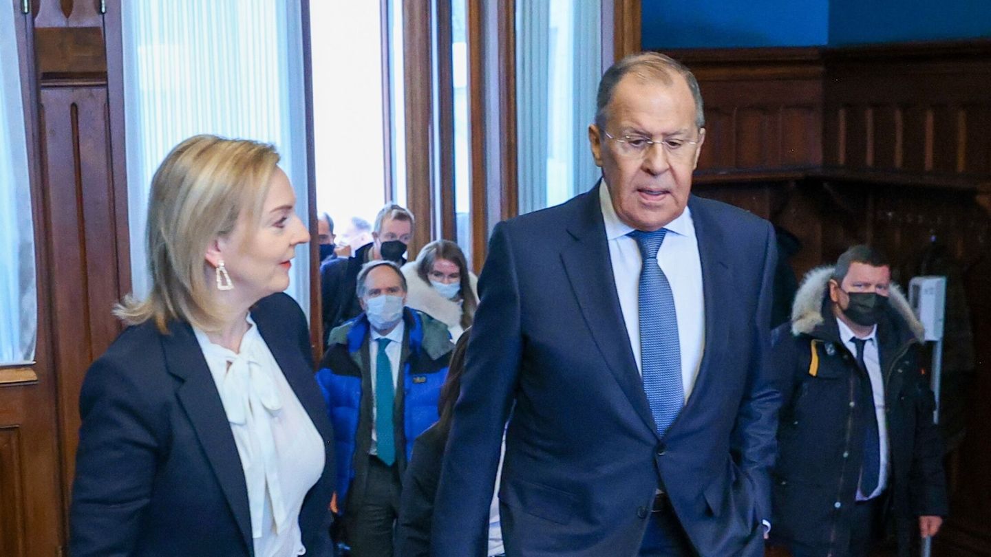 Sergei Lavrov con Elizabeth Truss. (EFE/Ministro de Asuntos Exteriores de Rusia)