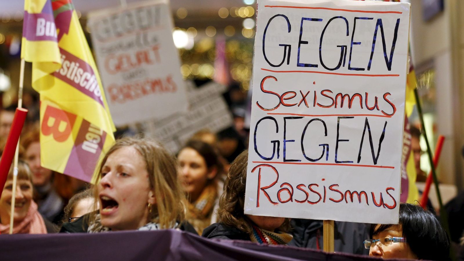 Foto: Mujeres alemanas durante una manifestación en Colonia contra las agresiones y el racismo, el 5 de enero de 2015 (Reuters).