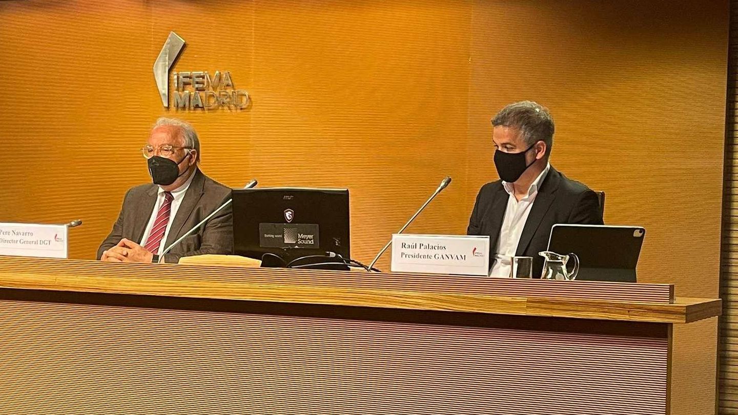 Pere Navarro y Raúl Palacios inauguraron esta nueva edición del Salón VO en IFEMA.