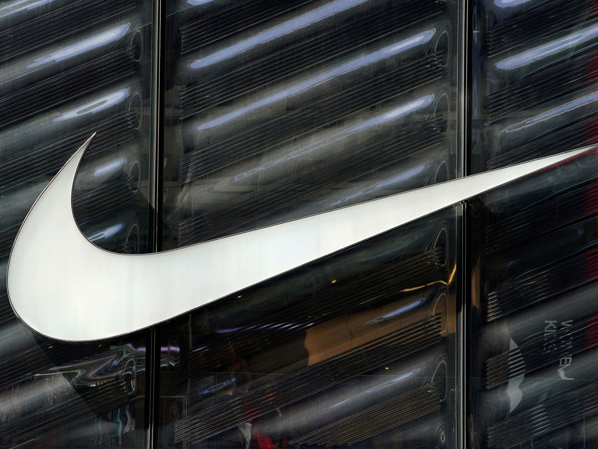 ejemplo Derecho facultativo Nike sorprende con sus resultados y da un fuerte impulso en bolsa a Adidas  y Puma