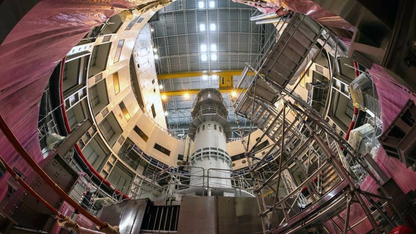 Foto: La columna central del tokamak en el pozo del reactor ITER