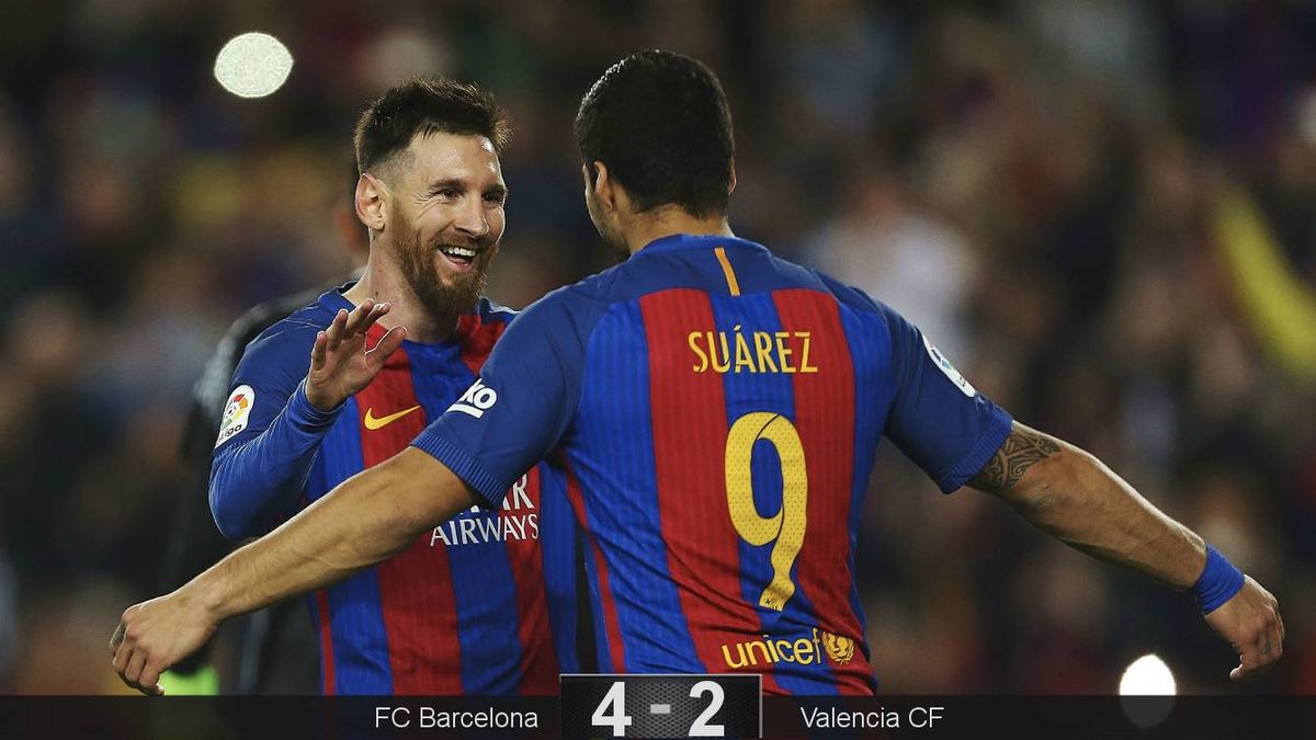 El doblete número 100 de Messi con el Barcelona mantiene el pulso por la Liga