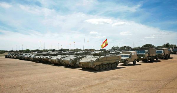 Foto: Vehículos del contingente español destinado a Letonia. (Iván Rodríguez - Ejército)